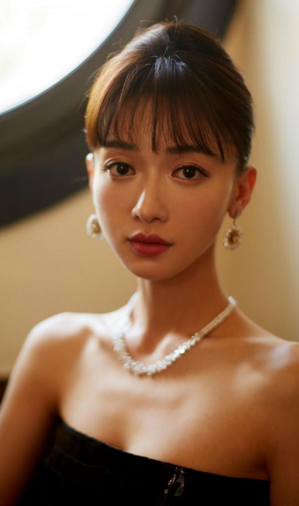 新晉女星吳謹言感情路坎坷，交了多個男友皆是渣男？還曾被家暴