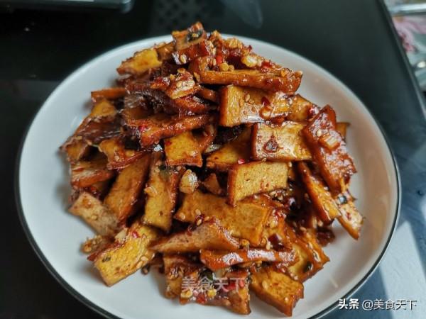香乾像我這樣炒，兩碗米飯都不夠吃
