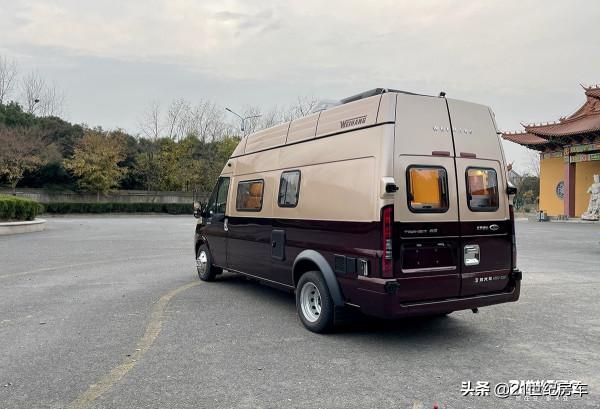 邁巴赫同款配色?這款福特房車只能打82分,剩下的666 邁巴赫同款配色?這款福特房車只能打82分,剩下的666