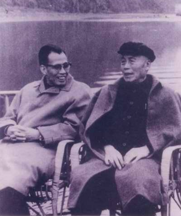 65年毛主席在中南海，拉著程思遠閒聊：你知道我們靠什麼吃飯嗎？