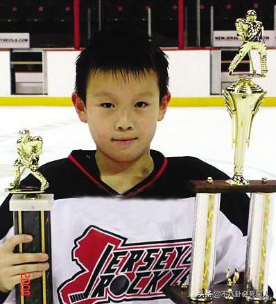 同一個明星爹，不同的媽，這5對星二代的生活差距，現實又扎心