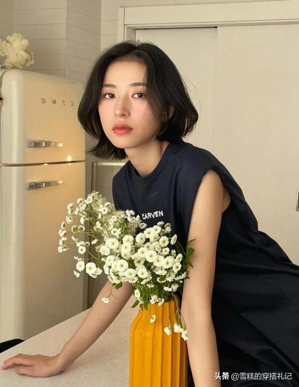 若你今年50歲,建議別留長卷發了,顯老!試試這3種短髮,真減齡 若你今年50歲,建議別留長卷發了,顯老!試試這3種短髮,真減齡