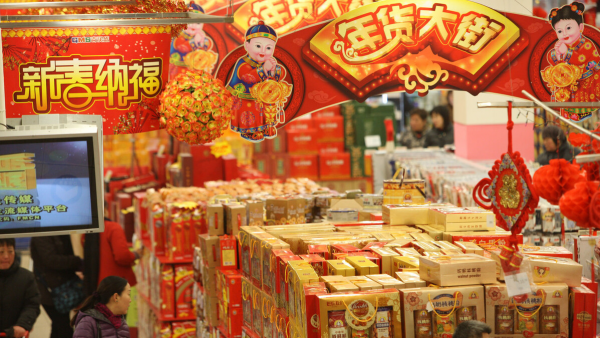老公提出AA制，妻子直接寄5000元年貨，回孃家過年