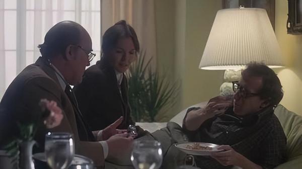 伍迪艾倫創作的分水嶺之作，不再是荒誕鬧劇，而是高雅文化喜劇