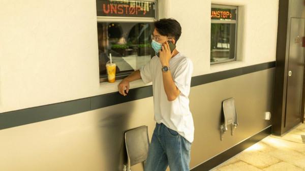 51歲的古天樂素顏白T收割一眾女粉，濃妝豔抹的流量小生們眼紅嗎