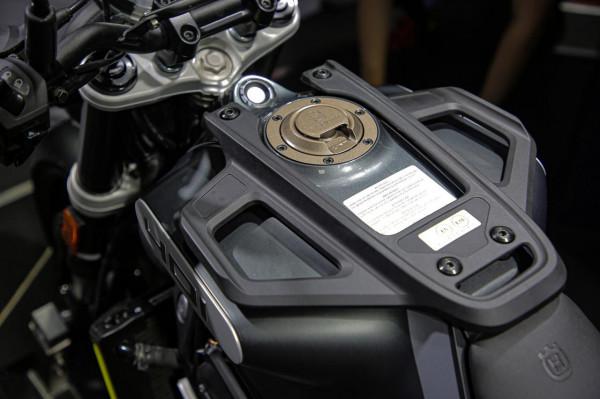 凱蒂貓給的勇氣，很貴的單缸胡斯瓦納401趕腳咋樣？