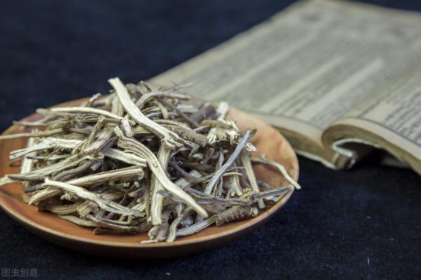 喉嚨處有異物感，慢性咽炎怎麼治？一劑會厭逐瘀湯，助你活血行氣