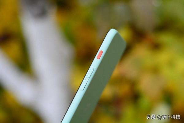 輕薄便攜,碎片時間高效閱讀,國貨電紙書墨案迷你閱體驗 輕薄便攜,碎片時間高效閱讀,國貨電紙書墨案迷你閱體驗