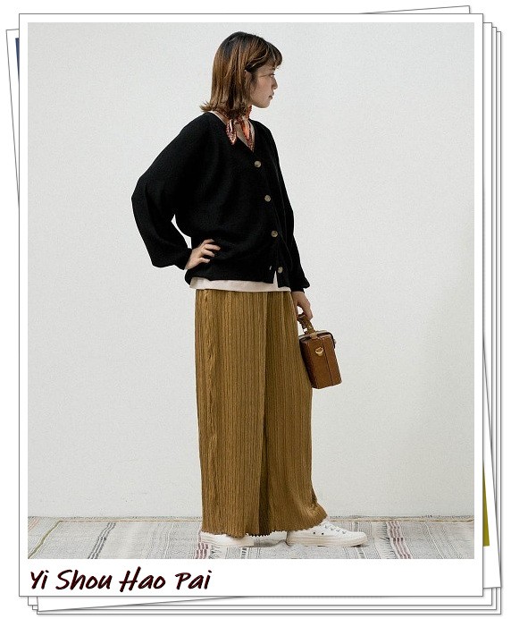 棕色闊腿褲的秋冬穿搭示例！這些顏色的上衣都可以和它搭配