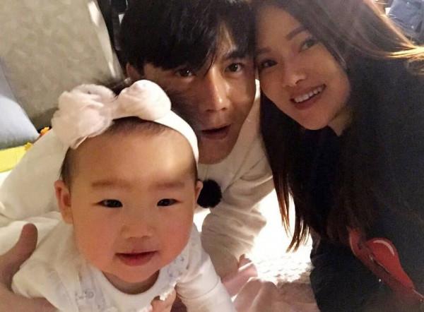 7位“轉移陣地”的港臺明星，定居內地，送娃上名校，各個有遠見