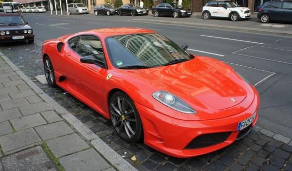 她讓你1秒忘記法拉利！高配5系的錢就能買超跑？