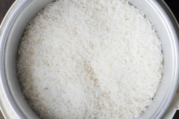 內膽有毒還致癌，電飯煲是肝癌的催化劑？安全使用，牢記2點