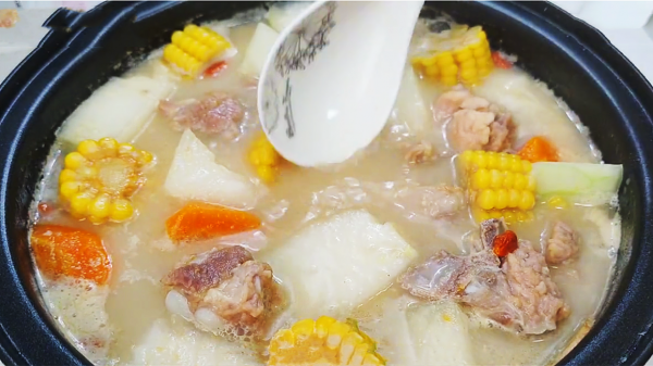 秋冬多給孩子做6道菜,葷素搭配合理,鈣量豐富,常吃個子竄得快 秋冬多給孩子做6道菜,葷素搭配合理,鈣量豐富,常吃個子竄得快