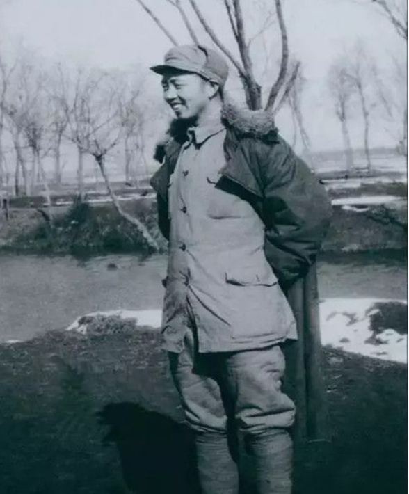 87年鄧小平指著劉華清和洪學智，問一邊的楊尚昆：他們命令下了沒