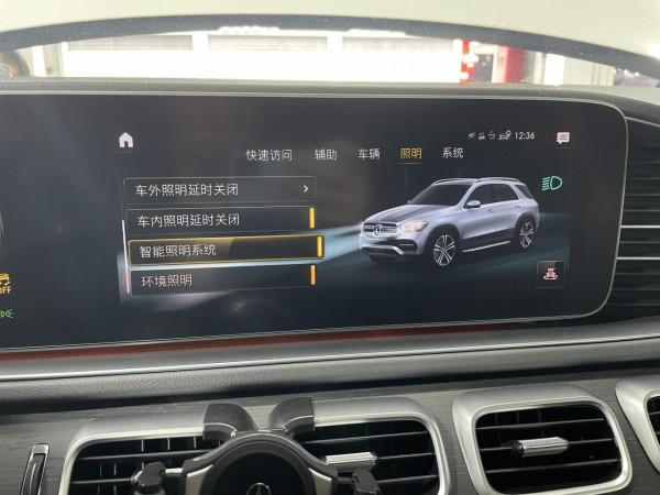 21款賓士GLE450改裝LED幾何多光束大燈，讓照明變得更加智慧