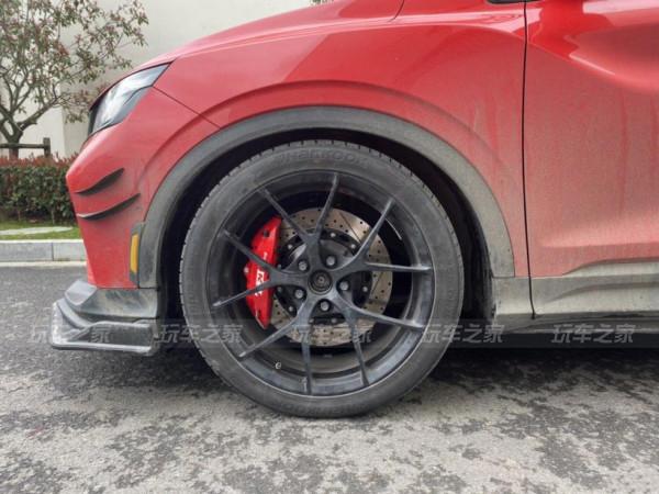 小年輕提吉利繽越兩年總結 改裝輪轂避震顏值高漲 小年輕提吉利繽越兩年總結 改裝輪轂避震顏值高漲