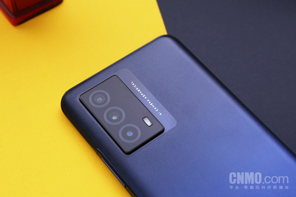 聽說驍龍和安卓更配?這幾款驍龍芯手機最低不到兩千 聽說驍龍和安卓更配?這幾款驍龍芯手機最低不到兩千