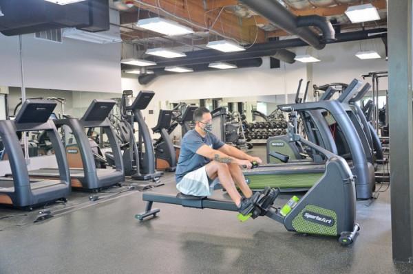 SportsArt推出划船機產品 使用者鍛鍊產生的能量可用於為手機充電