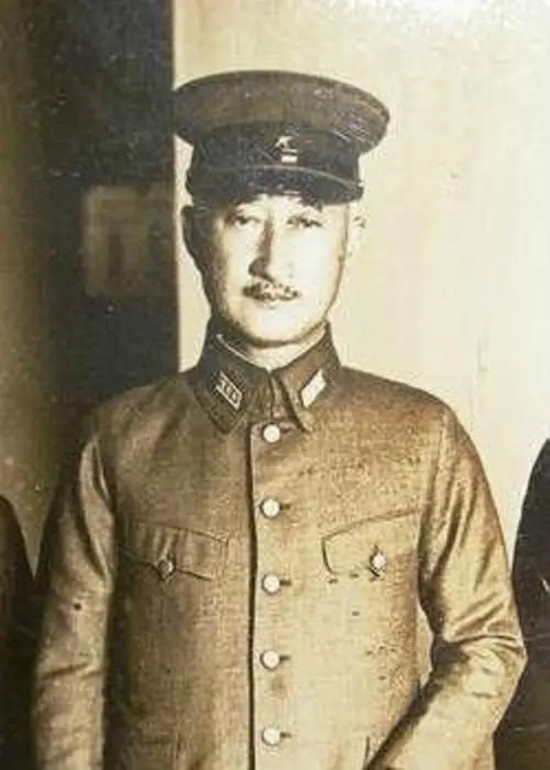 號稱馬來之虎的山下奉文,一生雖有貴人相助,但命裡卻有兩個剋星 號稱馬來之虎的山下奉文,一生雖有貴人相助,但命裡卻有兩個剋星