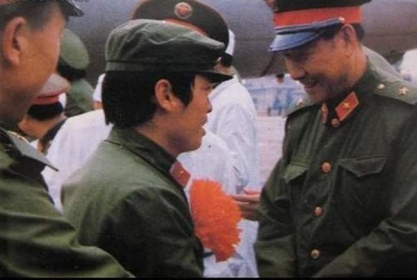 1985年，梁光烈任20軍軍長，頂頭上司是越級提拔的54軍軍長李九龍