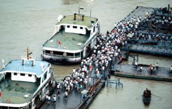 1985年松江花發生嚴重沉船事故,駕駛員參與打架,導致171人喪生 1985年松江花發生嚴重沉船事故,駕駛員參與打架,導致171人喪生