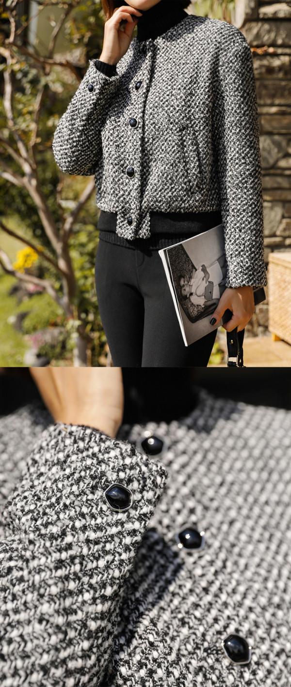 圓領款粗花呢外套，非常出色地展現出你的自信魅力