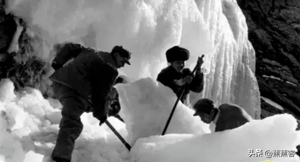 天山老兵陳俊貴:吃掉戰友的救命饅頭,他因愧疚攜妻兒守墓24年 天山老兵陳俊貴:吃掉戰友的救命饅頭,他因愧疚攜妻兒守墓24年