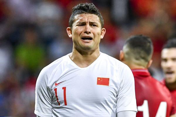 踢不贏越南就下課!足協終於出手,李鐵破釜沉舟,國足空前團結 踢不贏越南就下課!足協終於出手,李鐵破釜沉舟,國足空前團結