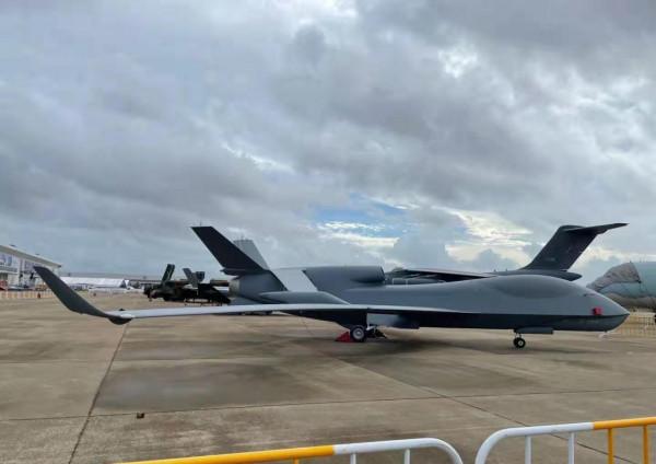 前所未有的自信!中國空軍在珠海航展上公開展示兩款絕密無人機 前所未有的自信!中國空軍在珠海航展上公開展示兩款絕密無人機