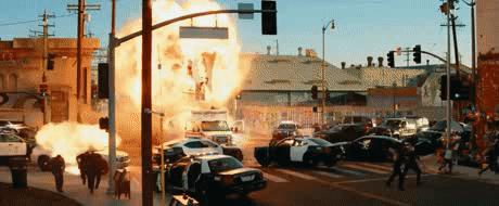 新片繼續“炸”,離開了《變形金剛》的爆炸貝,這次能夠翻身嗎? 新片繼續“炸”,離開了《變形金剛》的爆炸貝,這次能夠翻身嗎?