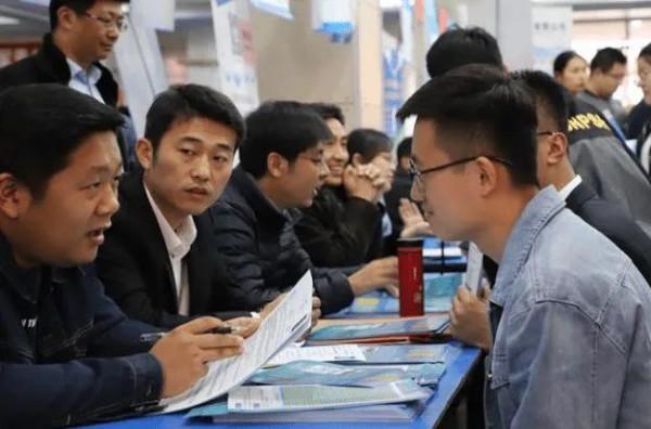 從小“被逼”和“放養”的孩子,20年後過的是截然不同的人生 從小“被逼”和“放養”的孩子,20年後過的是截然不同的人生