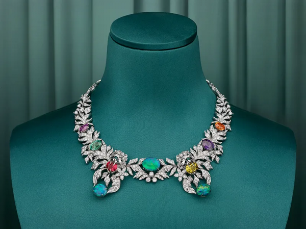 從皮具小店到一流奢牌，Gucci成功的背後，竟是一部血腥家族史