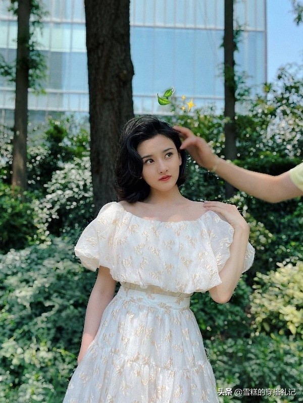 若你今年50歲,建議別留長卷發了,顯老!試試這3種短髮,真減齡 若你今年50歲,建議別留長卷發了,顯老!試試這3種短髮,真減齡