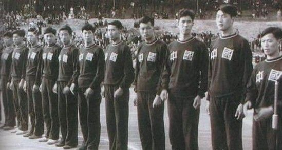 穆鐵柱：要飯出身，首戰震驚體壇！退役後子女們有沒有子承父業？