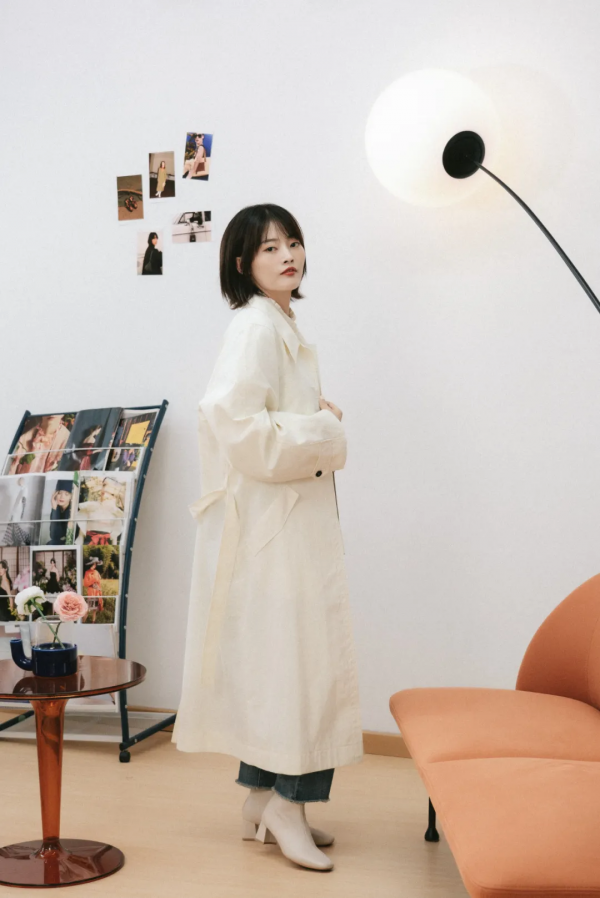 現在的品牌怎麼回事,這衣服也能賣2千? 現在的品牌怎麼回事,這衣服也能賣2千?