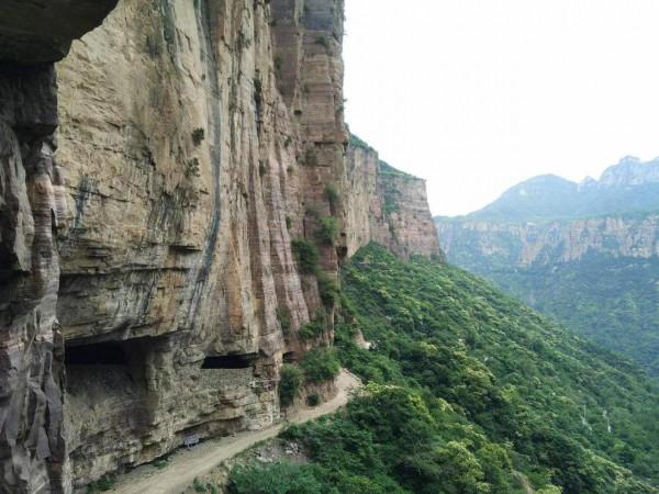 遊太行璧掛公路