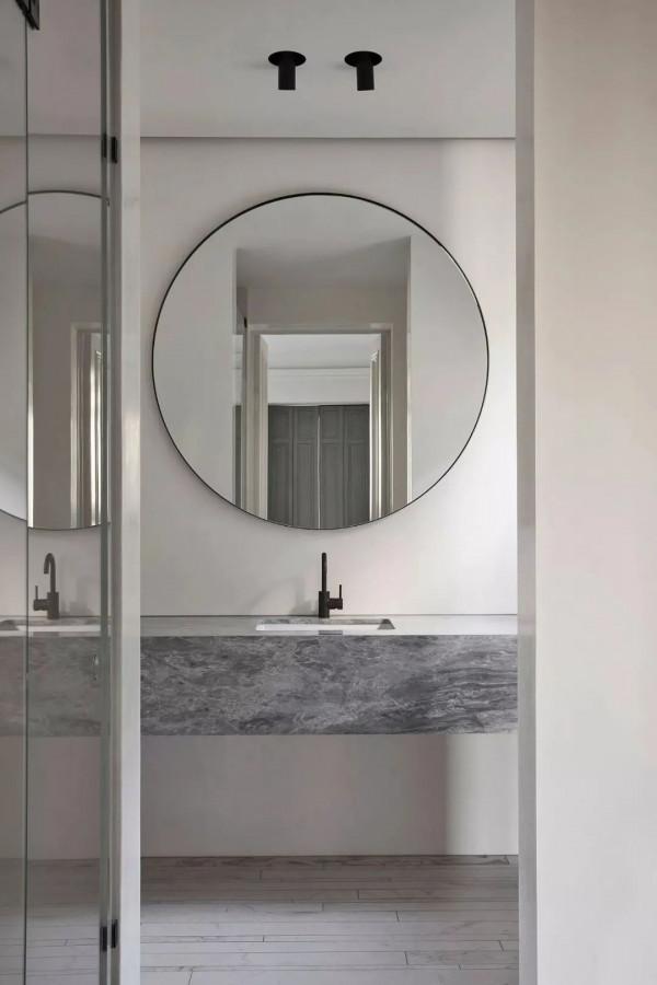 中性灰調中的一抹暖意 / Fiona Lynch 中性灰調中的一抹暖意 / Fiona Lynch