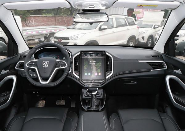 10萬內就可以落地!空間超越同級的大SUV,這兩款很不錯 10萬內就可以落地!空間超越同級的大SUV,這兩款很不錯