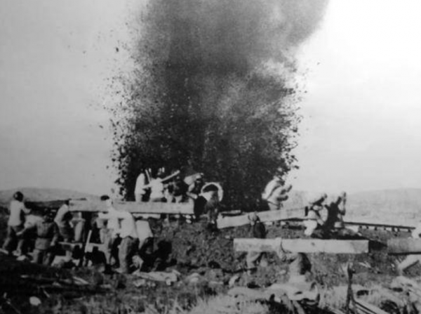 1982年，鄧小平為何堅決裁掉鐵道兵？面對異議他的回覆真高明