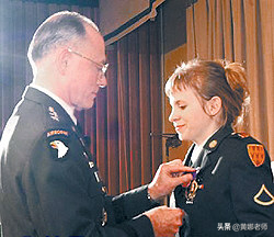 拯救美國女兵林奇：美軍“人造英雄”和“演出來”的營救行動