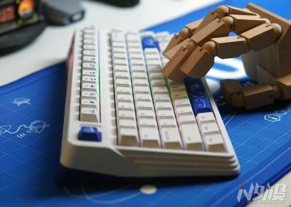 IQUNIX L80“星際旅行”主題機械鍵盤圖賞