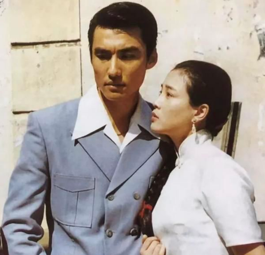 趙明明：失敗的婚姻給她造成心靈創傷，為了女兒至今未嫁