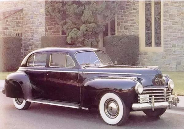 孔令俊招親:梳著大背頭、穿旗袍搭高跟鞋約會胡宗南,結果如何? 孔令俊招親:梳著大背頭、穿旗袍搭高跟鞋約會胡宗南,結果如何?