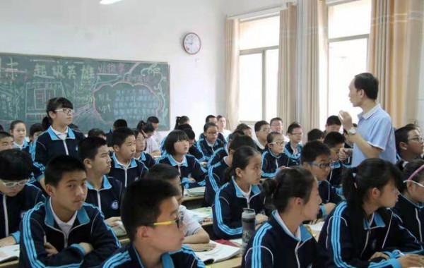 湖南：一中學安裝空調，由家長平攤所有費用，學校只管安裝保修