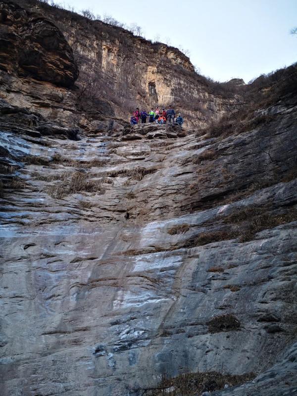 第一次感覺下山路望不到盡頭虐心的菩薩廟環穿 第一次感覺下山路望不到盡頭虐心的菩薩廟環穿