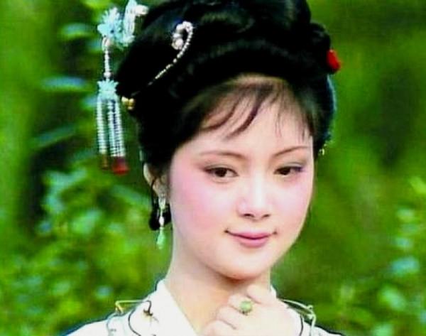 寶釵前世之迷：藤精草怪全靠石頭滋養，人沒修好就妄想做神