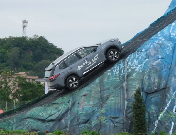 1.5T馬力200匹,這臺合資SUV火了20年,換代後卻遭網友瘋狂diss 1.5T馬力200匹,這臺合資SUV火了20年,換代後卻遭網友瘋狂diss