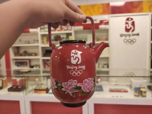 【藏品推薦】亮眼的中國紅,盛開的牡丹,這款經典款茶具,值得您收藏! 【藏品推薦】亮眼的中國紅,盛開的牡丹,這款經典款茶具,值得您收藏!