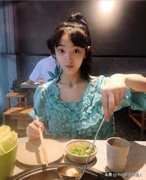 逐漸長“殘”的10位童星,有人扮相醜出圈,有人淪為路人 逐漸長“殘”的10位童星,有人扮相醜出圈,有人淪為路人