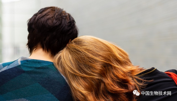 研究發現：伴侶受教育程度會對個體健康產生實質性影響，女性更明顯